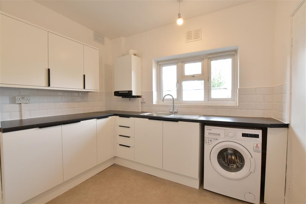 Property photo 2 of 10 Kitchen