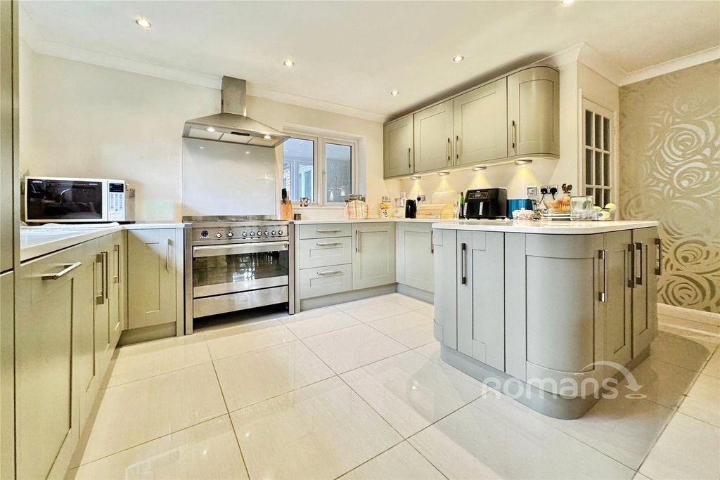 Property photo 3 of 24 Kitchen Diner