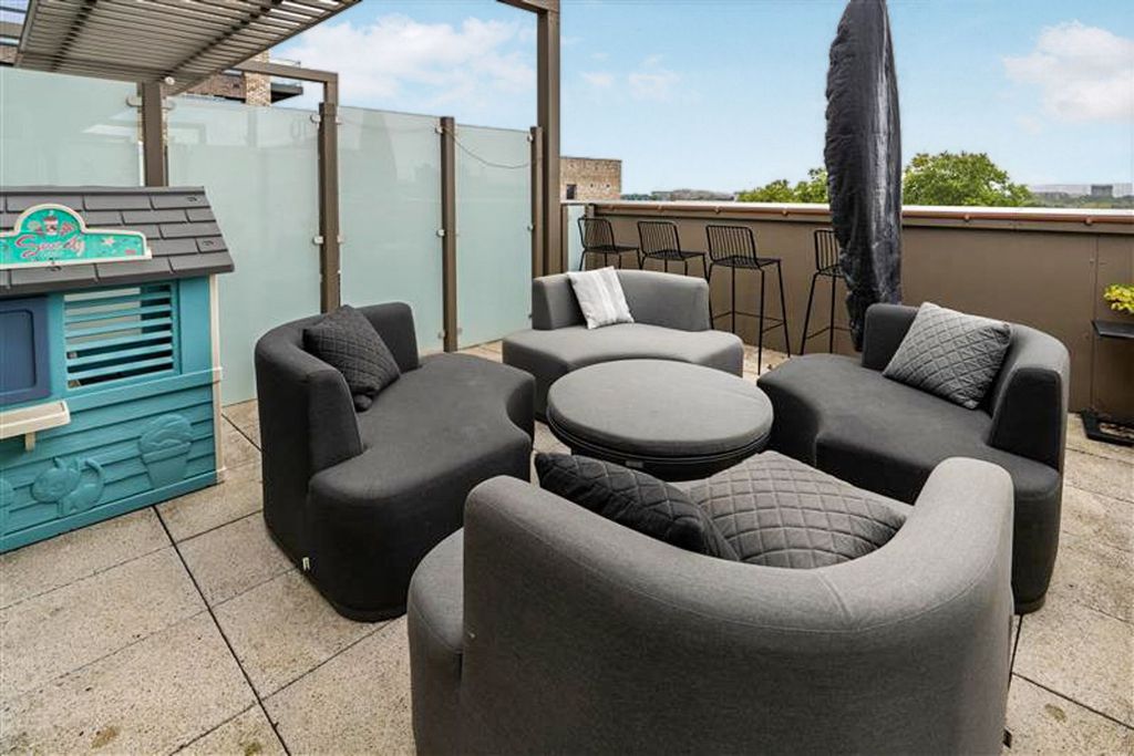 Property photo 3 of 21 Balcony