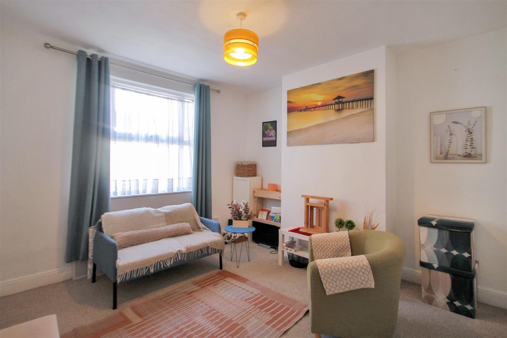 Property photo 2 of 16 Img_8630.Jpg