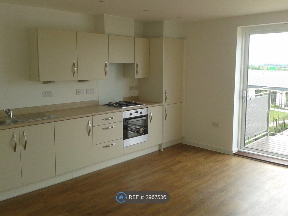 Property photo 2 of 11 Kitchen