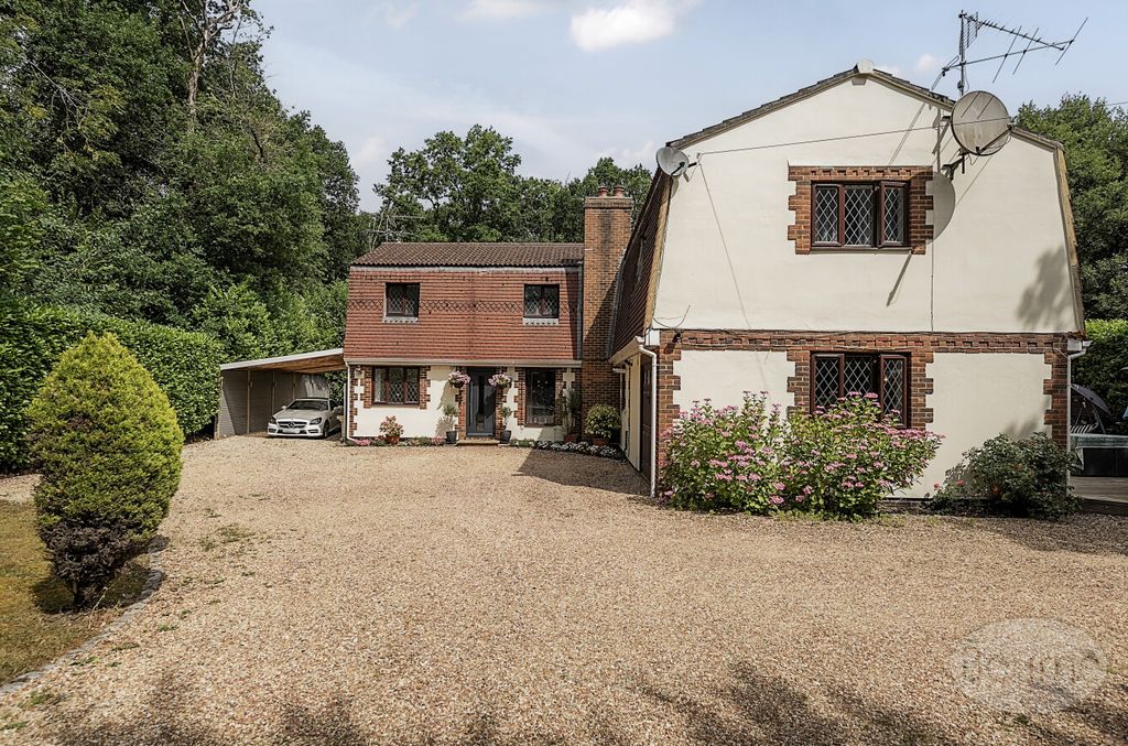 Property photo 1 of 32 286Aafdf-828E-428...