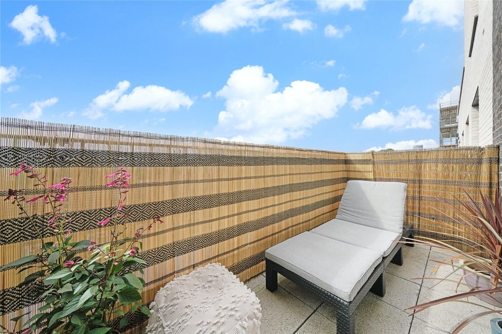 Property photo 3 of 17 Picture No. 16