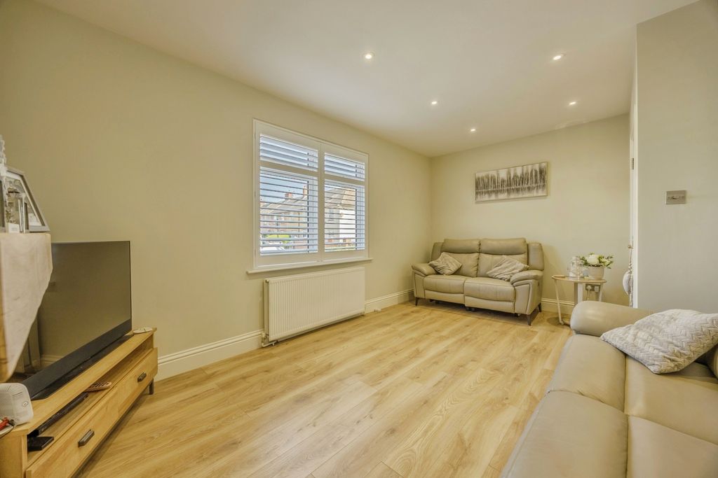 Property photo 2 of 17 Pbox-Img.Jpg