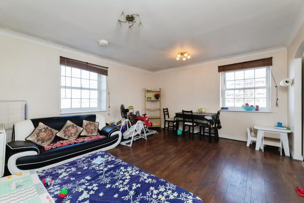 Property photo 3 of 9
