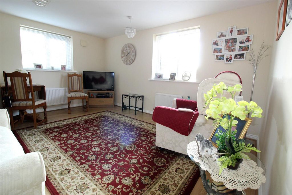 Property photo 2 of 7