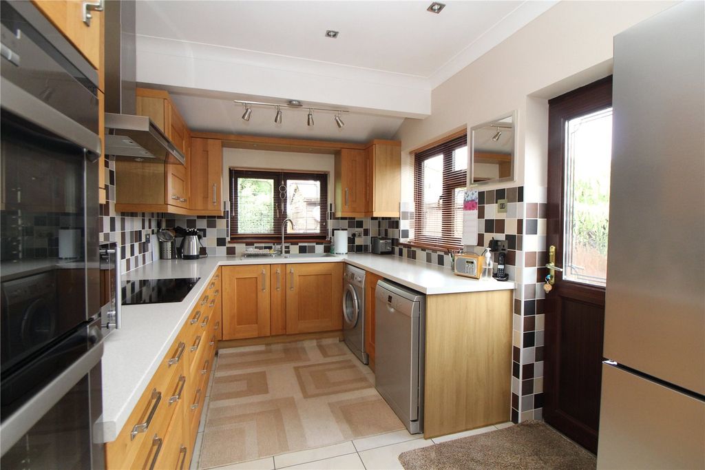 Property photo 3 of 15 Picture No. 17