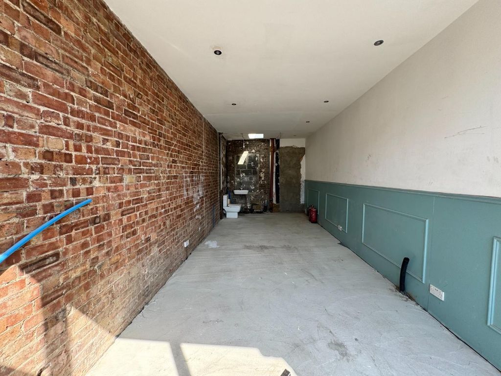 Property photo 1 of 3