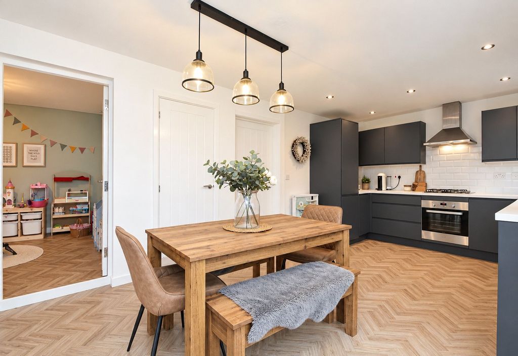 Property photo 3 of 22 Kitchen Diner