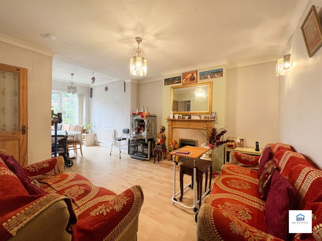 Property photo 2 of 10 Sitting Room