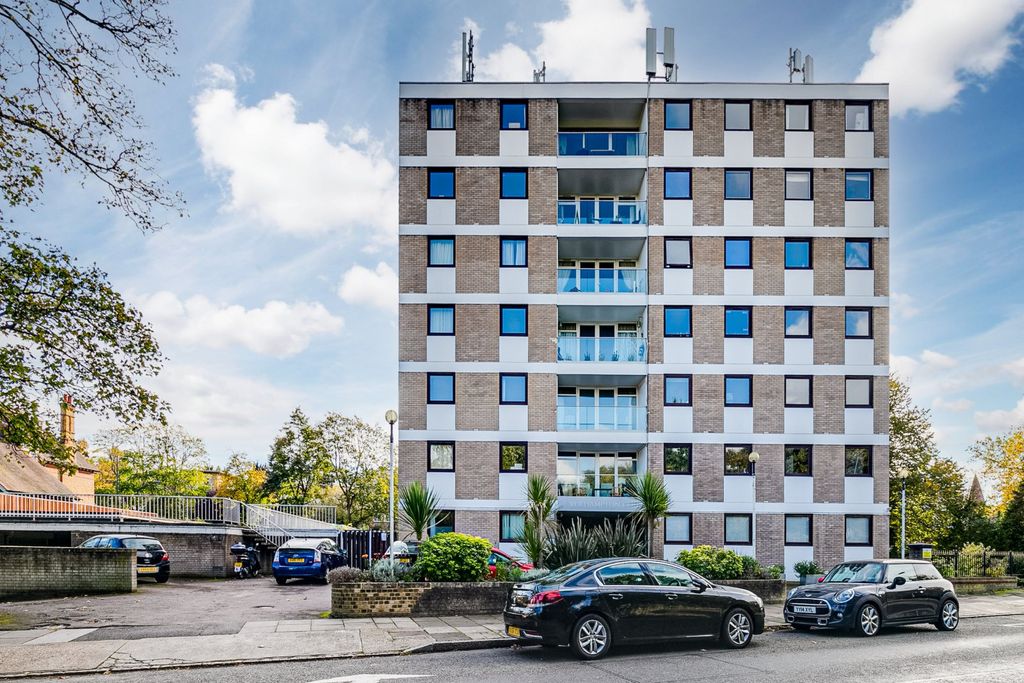 Property photo 1 of 4