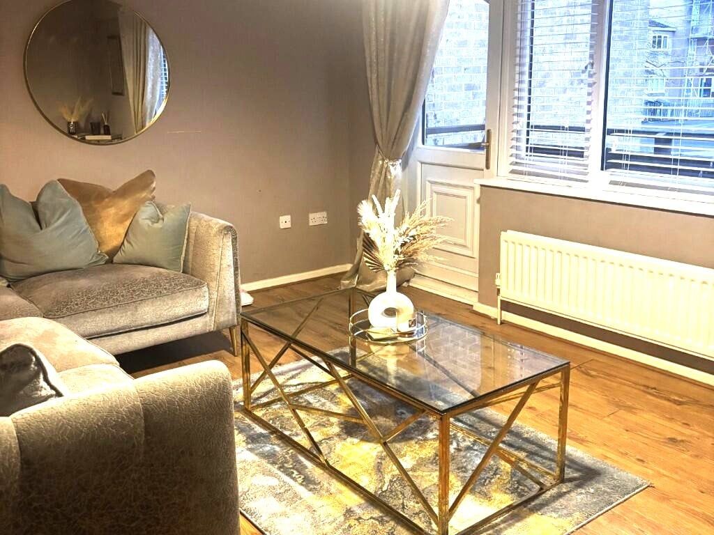 Property photo 2 of 8