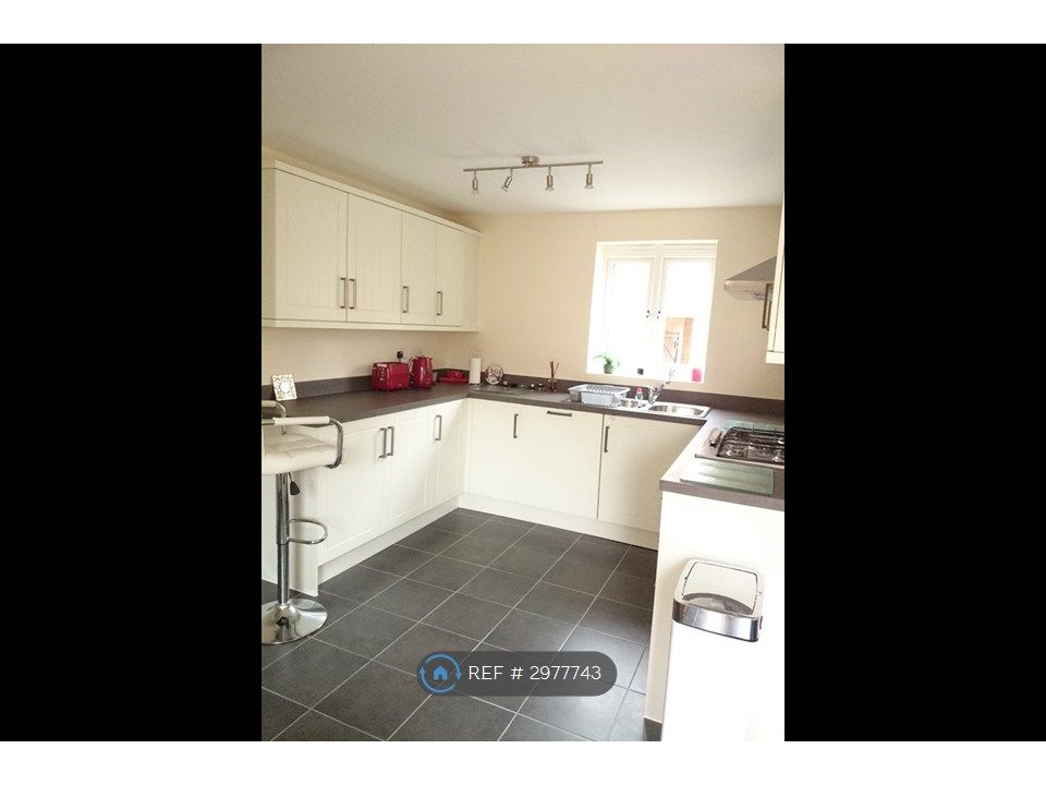 Property photo 3 of 7 Large Kitchen