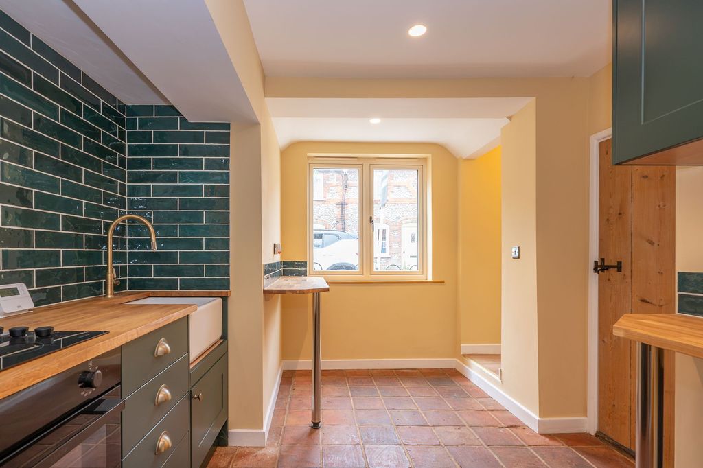 Property photo 3 of 12