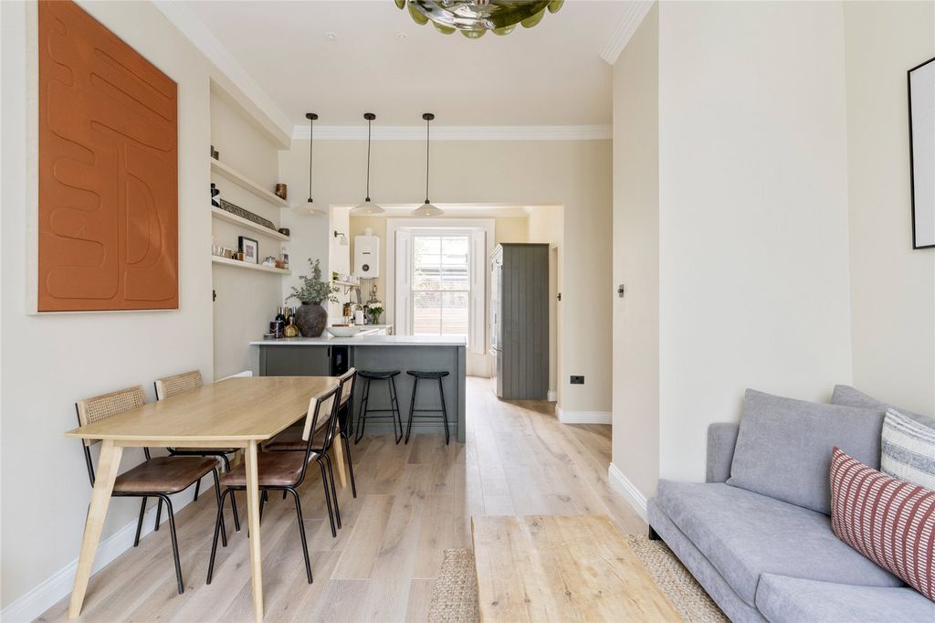 Property photo 1 of 20 Picture No. 01