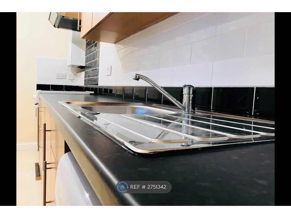 Property photo 3 of 10 Kitchen Top