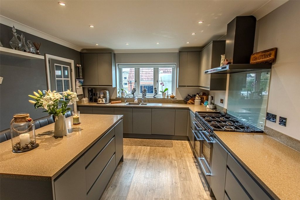 Property photo 2 of 22 Picture No. 05