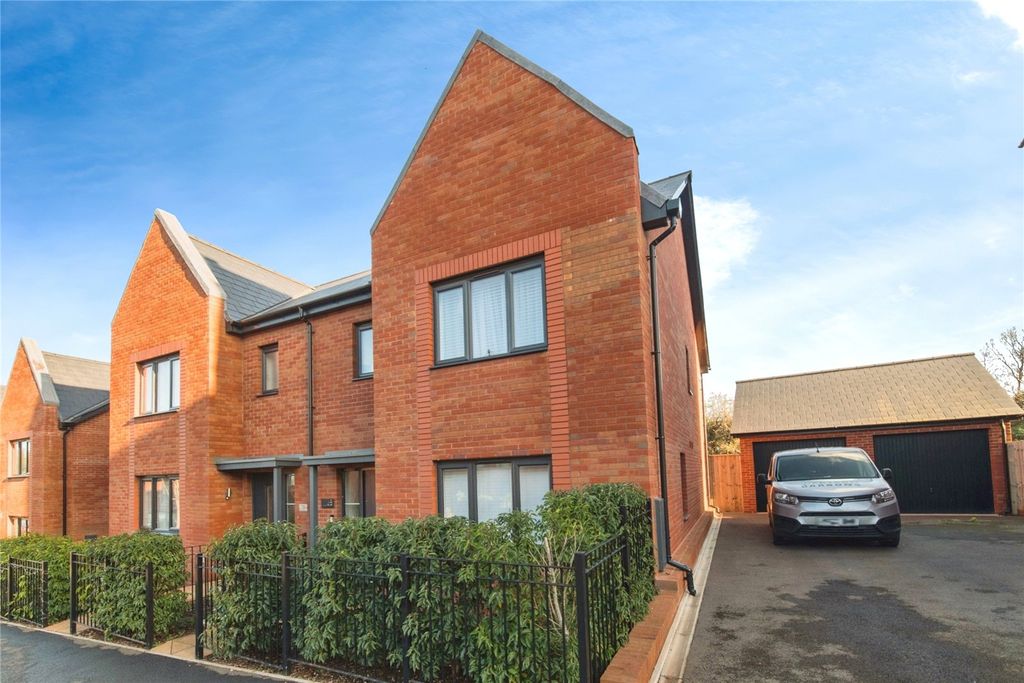 Property photo 2 of 16 Picture No. 03