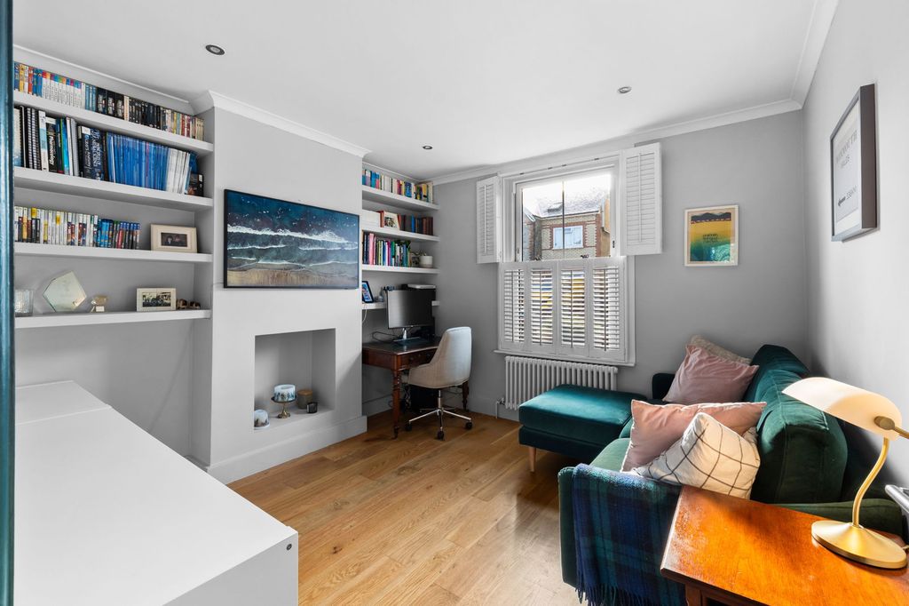 Property photo 3 of 23