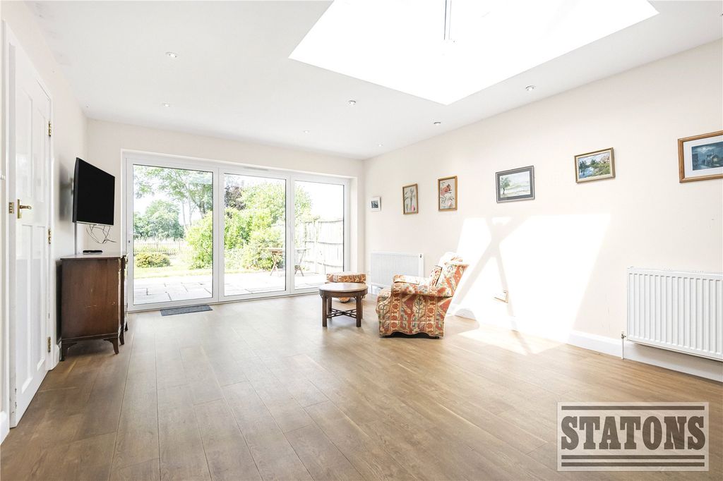 Property photo 3 of 21 Picture No. 40