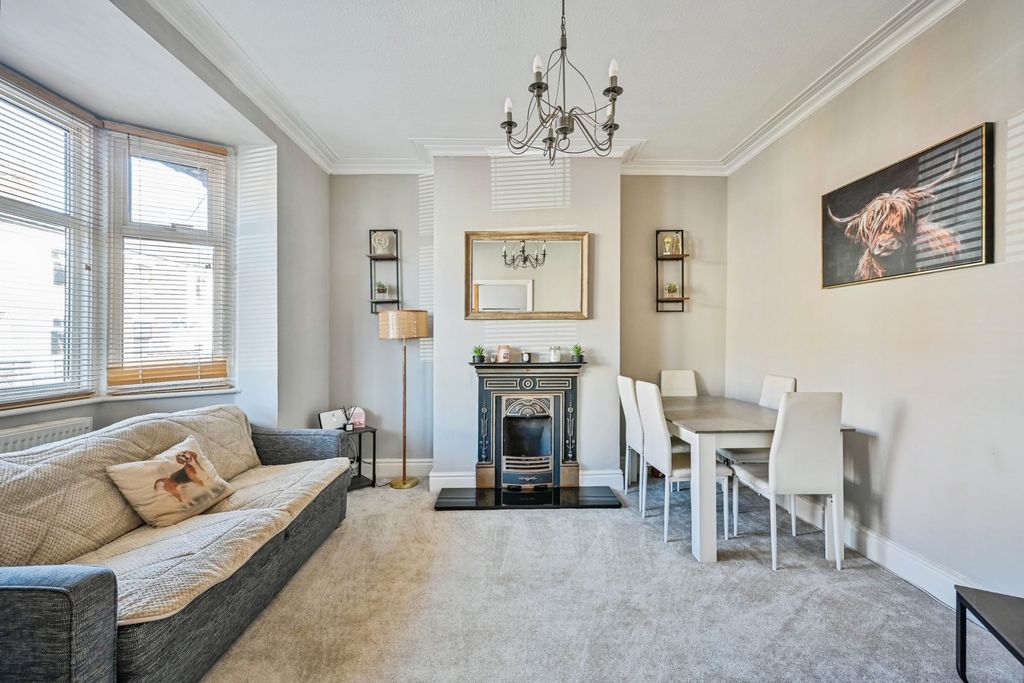 Property photo 3 of 17 Photo