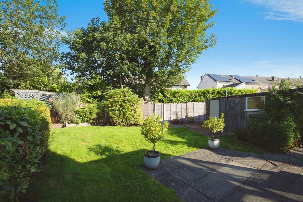 Property photo 2 of 17 Photo