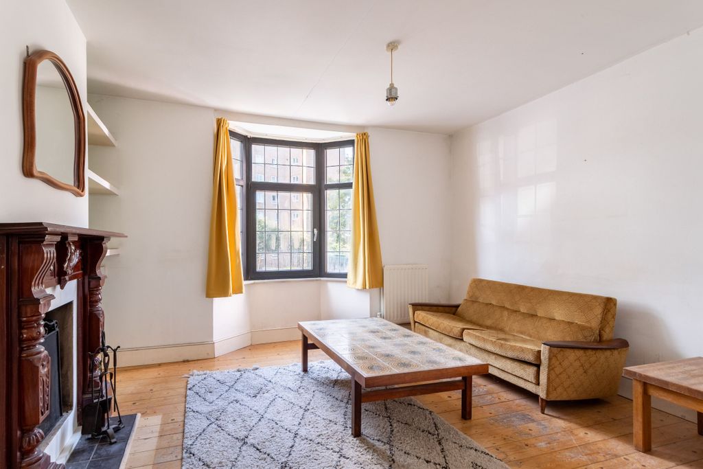 Property photo 2 of 20