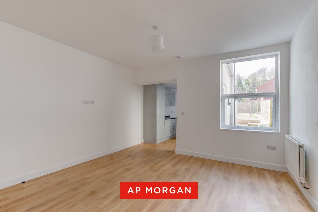 Property photo 3 of 15 Picture No. 13