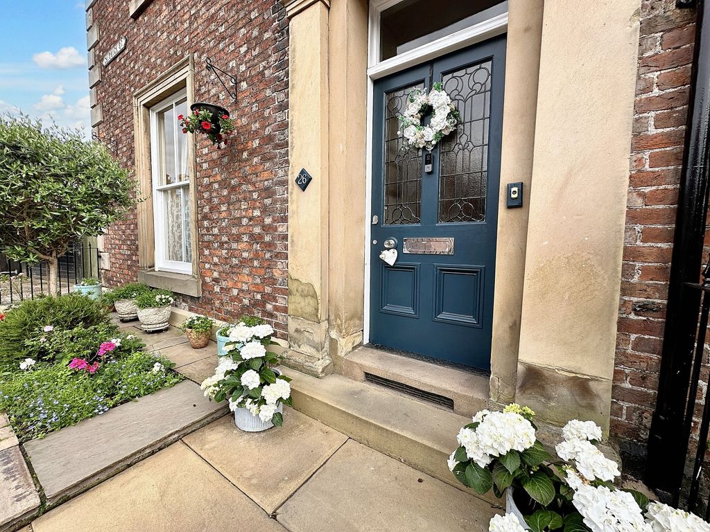 Property photo 2 of 27