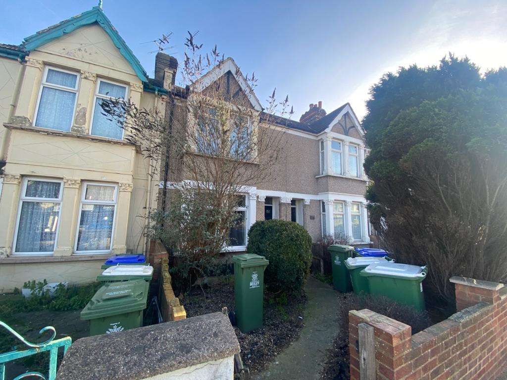 Property photo 2 of 8 Presented By Clinton At Ewemove Bexleyheath And Da