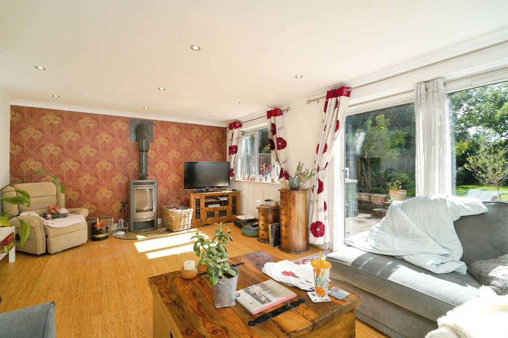 Property photo 3 of 26