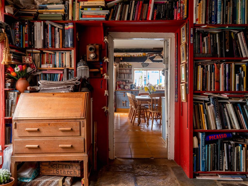 Property photo 2 of 27 Oldfarm-13.Jpg