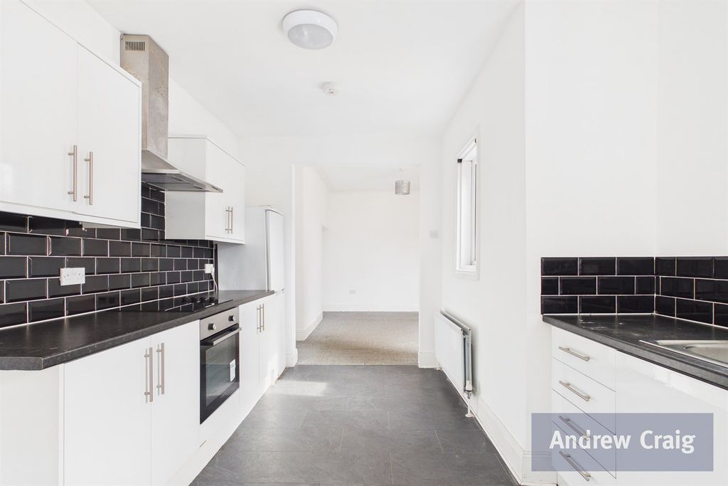 Property photo 1 of 11 (Main)