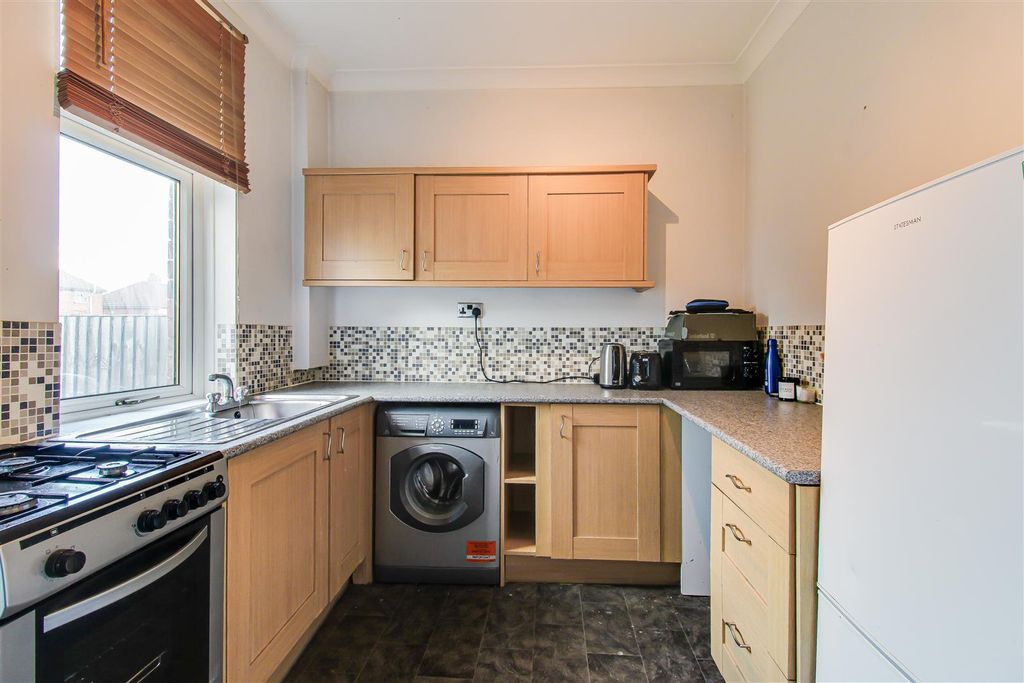 Property photo 2 of 9