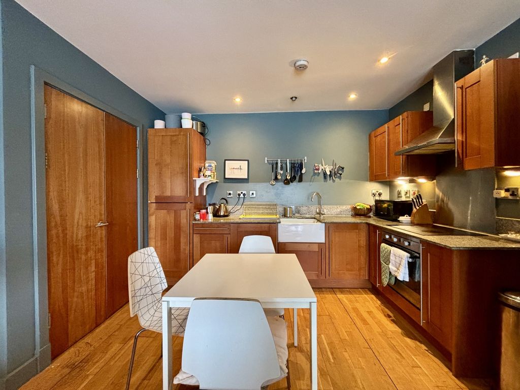 Property photo 2 of 15 Image00013