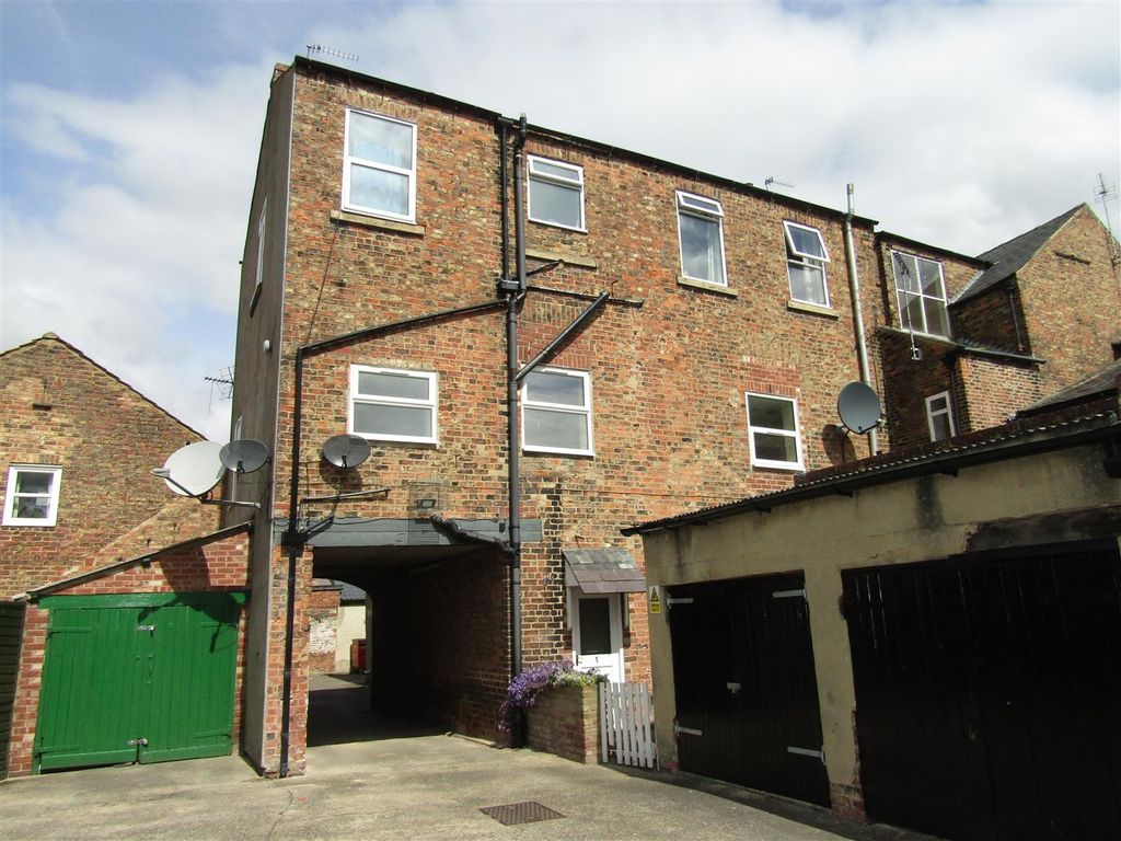 Property photo 2 of 14 Img_4043.Jpg