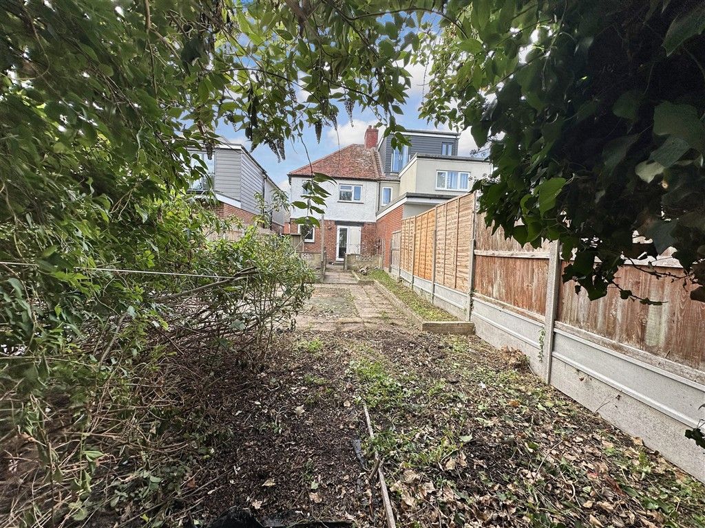 Property photo 3 of 11 Garden