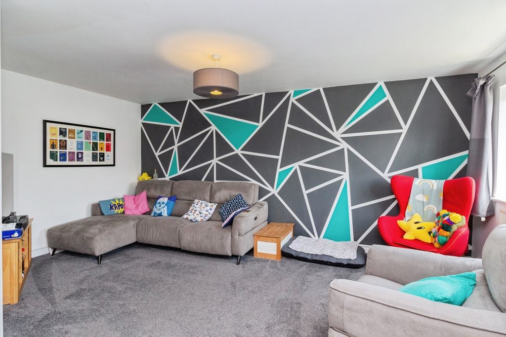 Property photo 3 of 18 Pbox-Img.Jpg