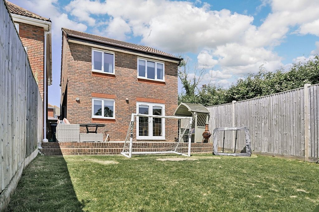 Property photo 2 of 24