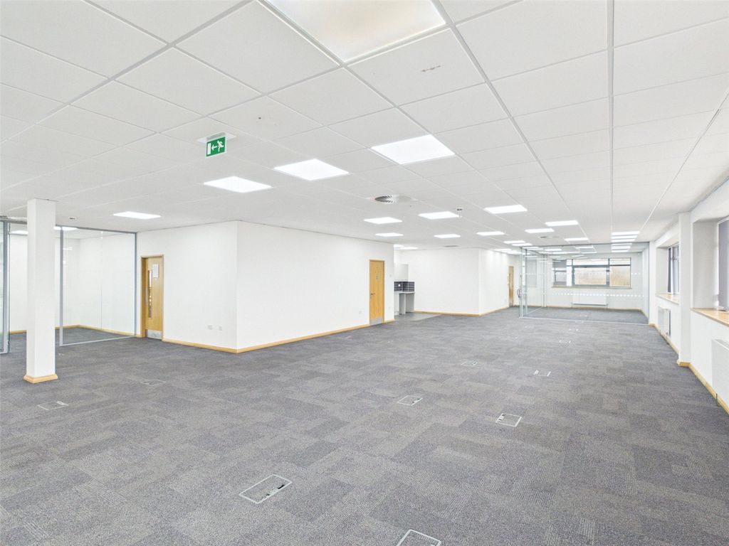 Property photo 3 of 7 Picture No. 05