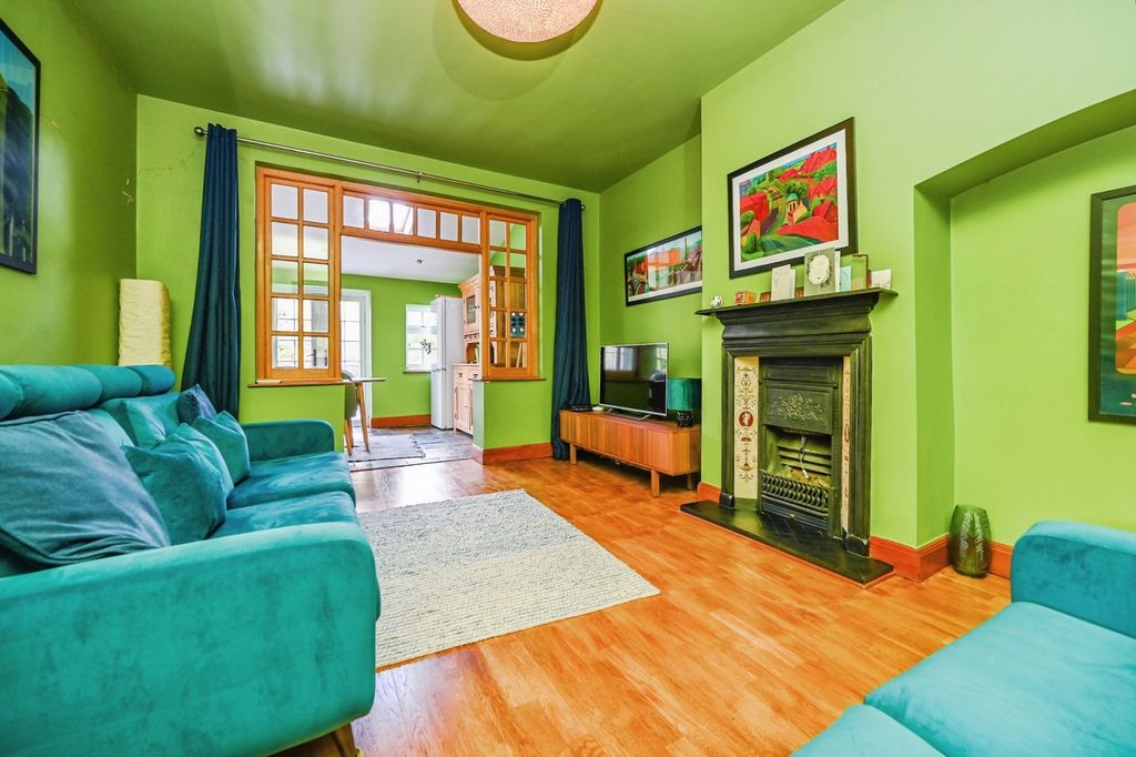 Property photo 2 of 19 Photo