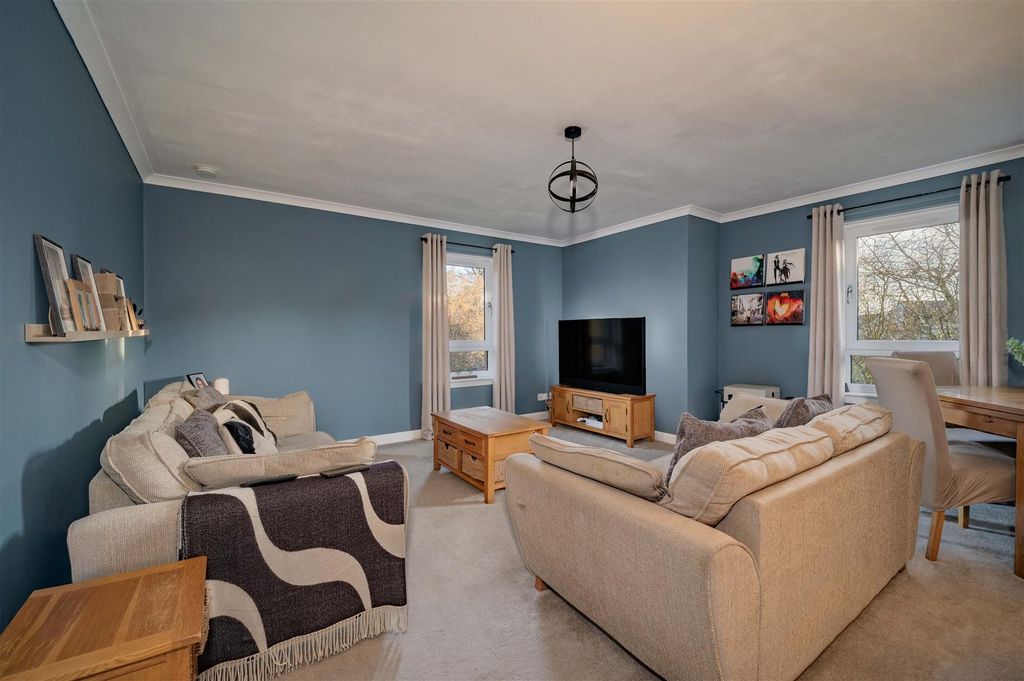 Property photo 3 of 16 23 Braemar Gardens Bf-13.Jpg