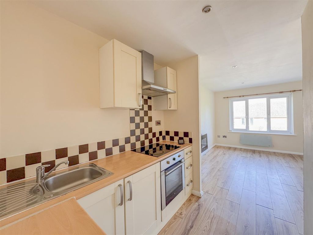 Property photo 2 of 13
