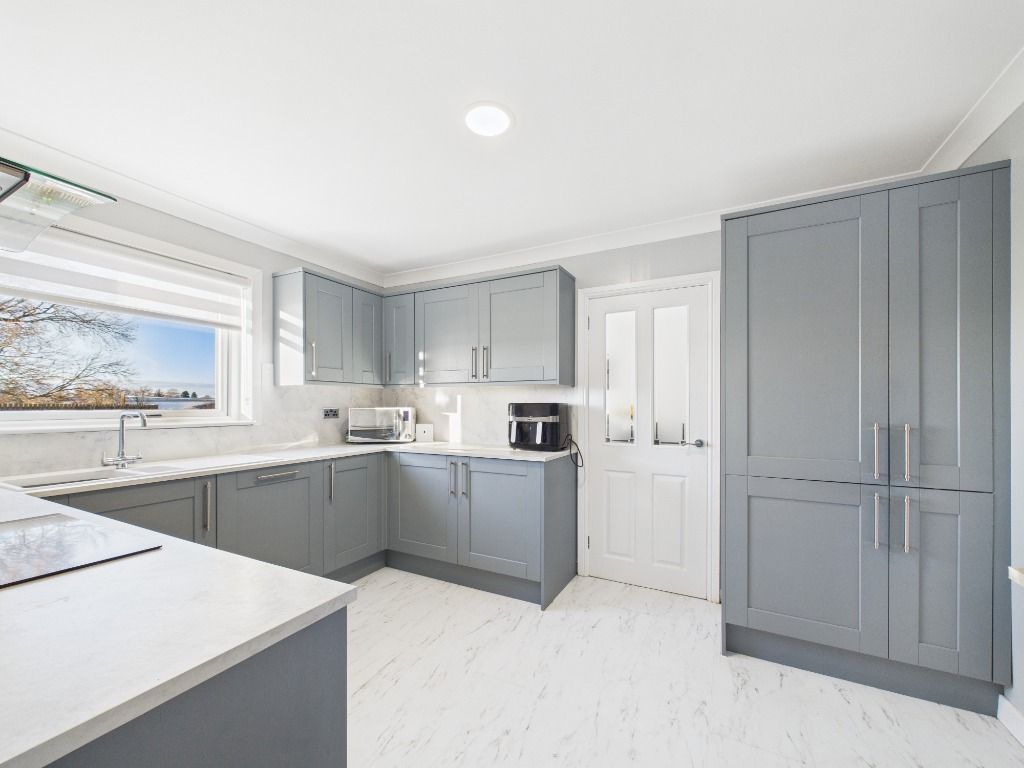 Property photo 2 of 38