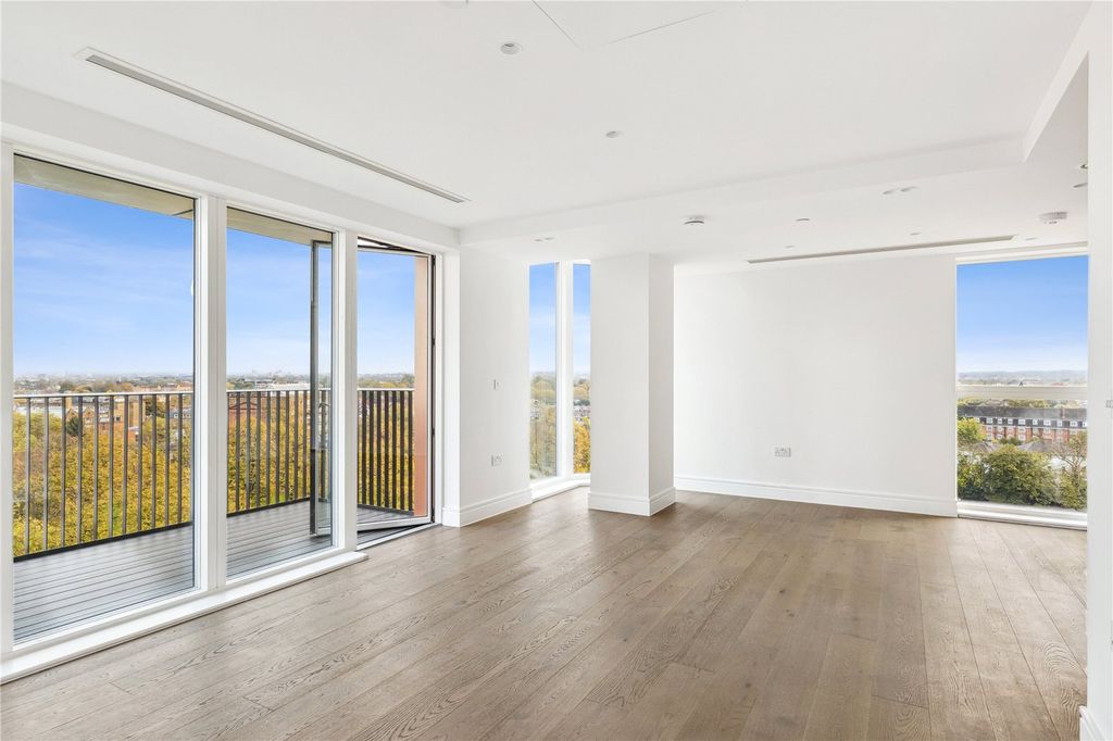 Property photo 1 of 18 Picture No. 01