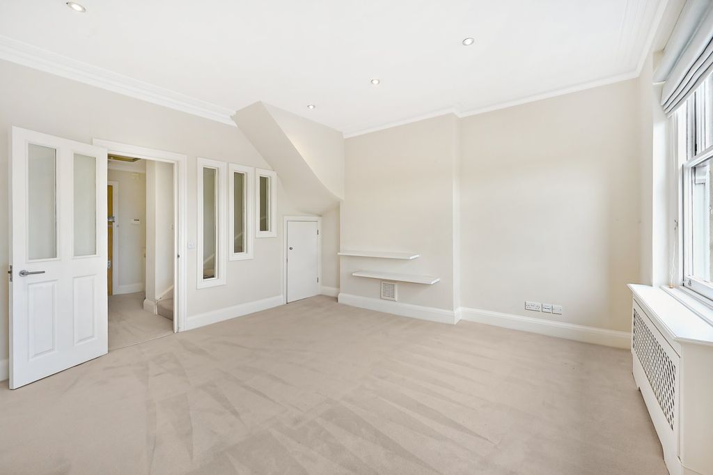 Property photo 2 of 8 Picture No. 06