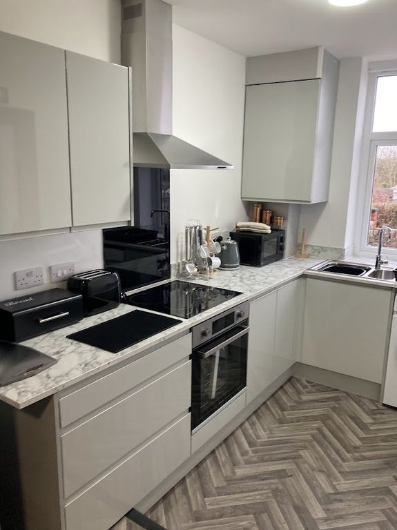 Property photo 1 of 27 Fantastic Corporate Let Opportunity Â€“ Spacious 4-Bedroom En-Suite HMO In Bolton