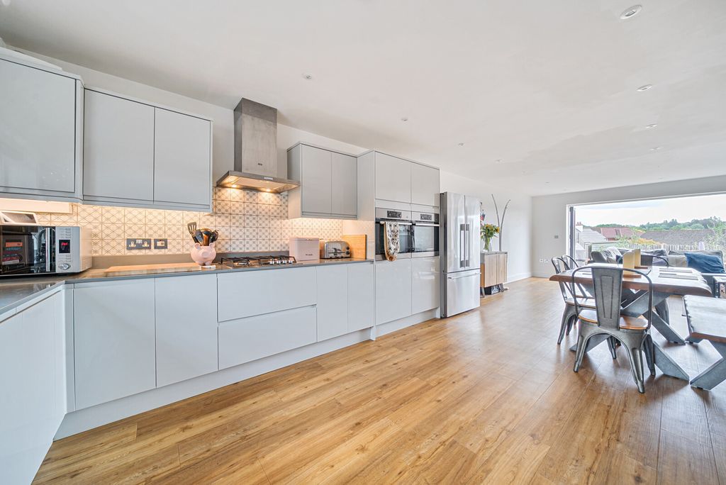 Property photo 2 of 21 1501830-11-6A901c...