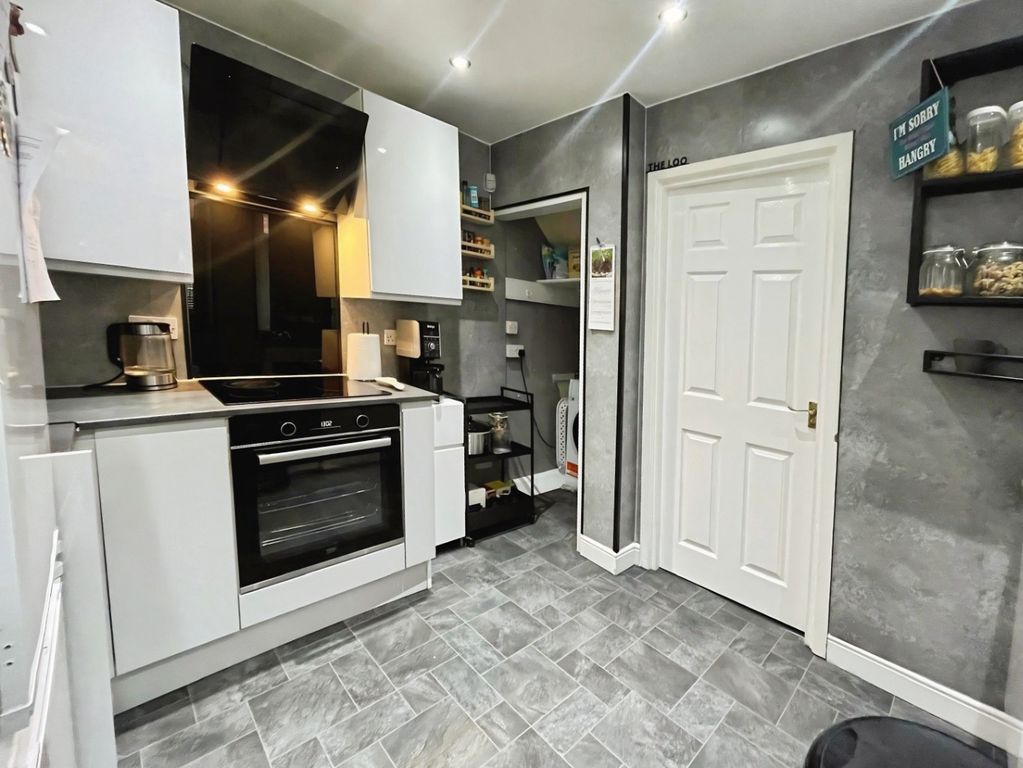 Property photo 1 of 12 4868740