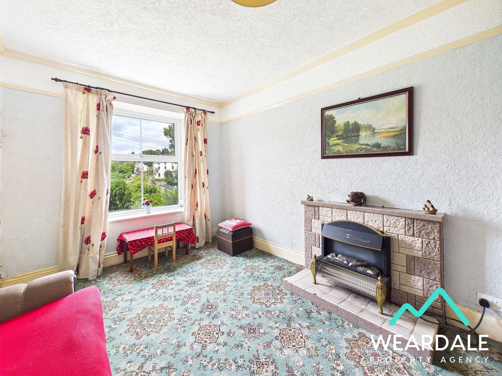 Property photo 2 of 33